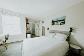 Modern 1bed Flat - Contractors Welcome & Fast Wifi